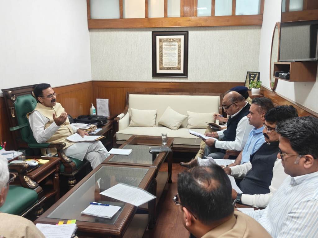Assembly Speaker Harvinder Kalyan held a meeting with the DGP of Haryana and Chandigarh regarding the security of the conference